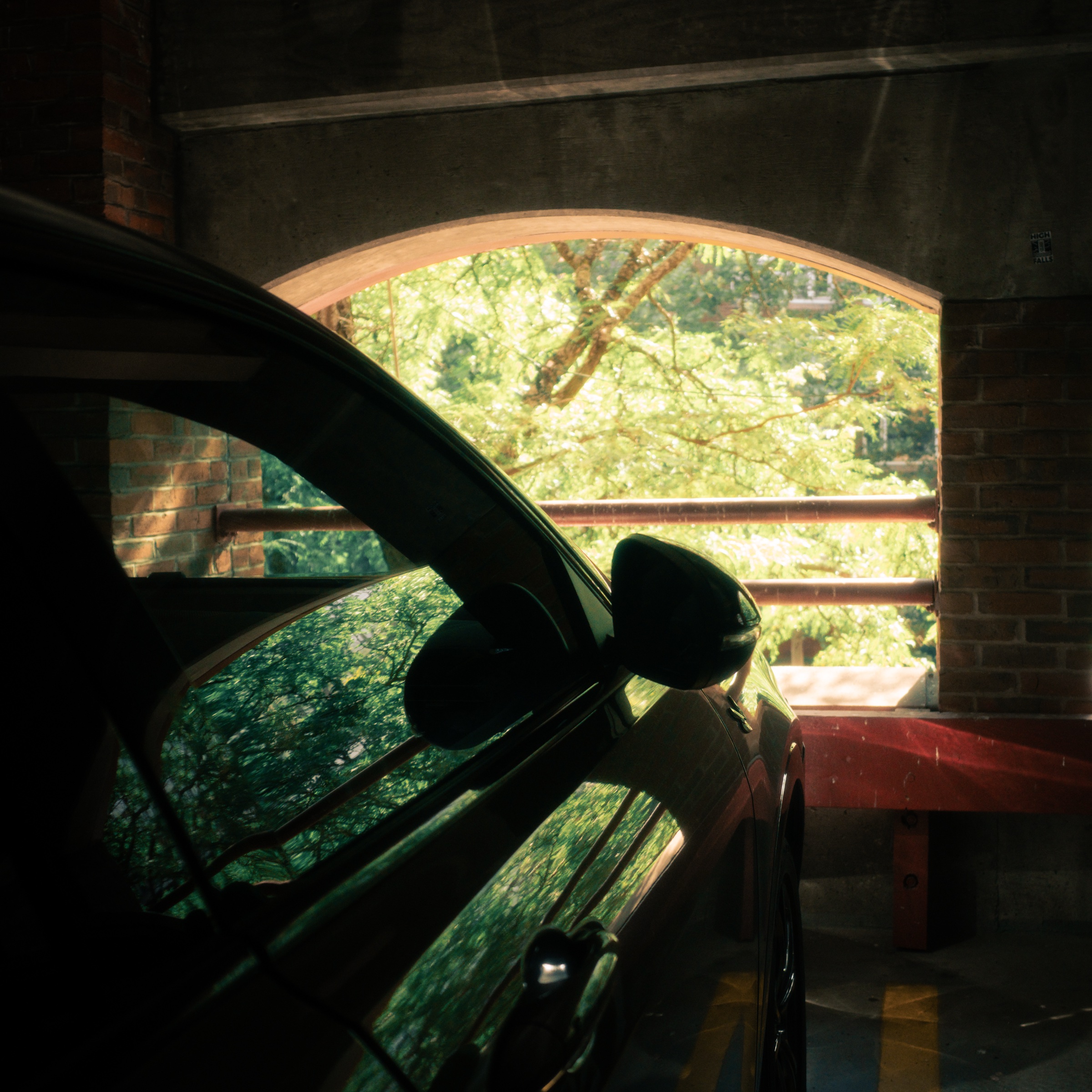 Frames 系列摄影作品 3